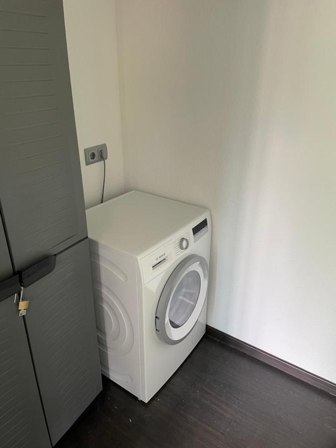 Airport Apartment Fuer 4 - Smart Tv - Kueche - Echarger Hamburg Exterior photo