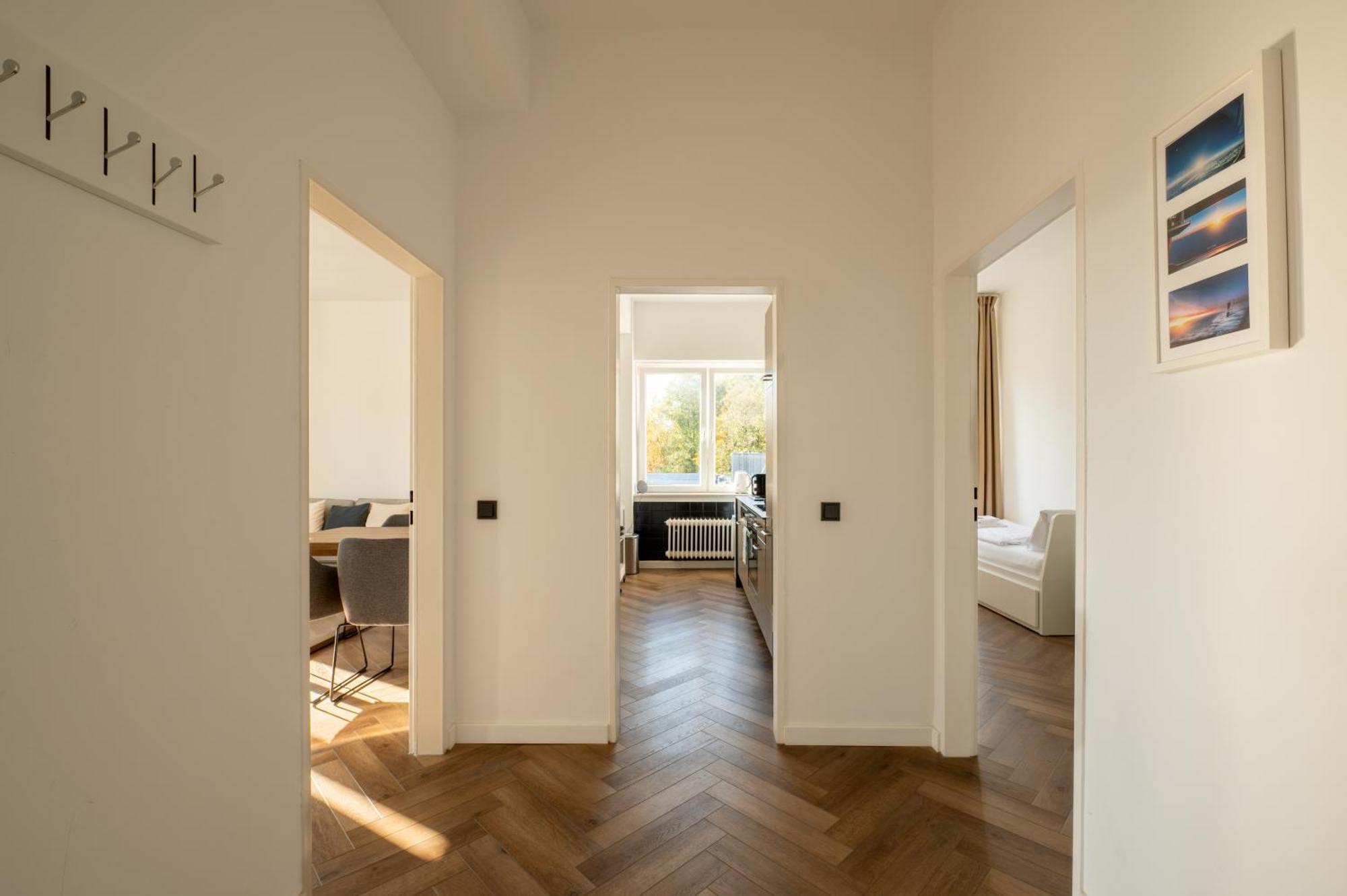 Airport Apartment Fuer 4 - Smart Tv - Kueche - Echarger Hamburg Exterior photo