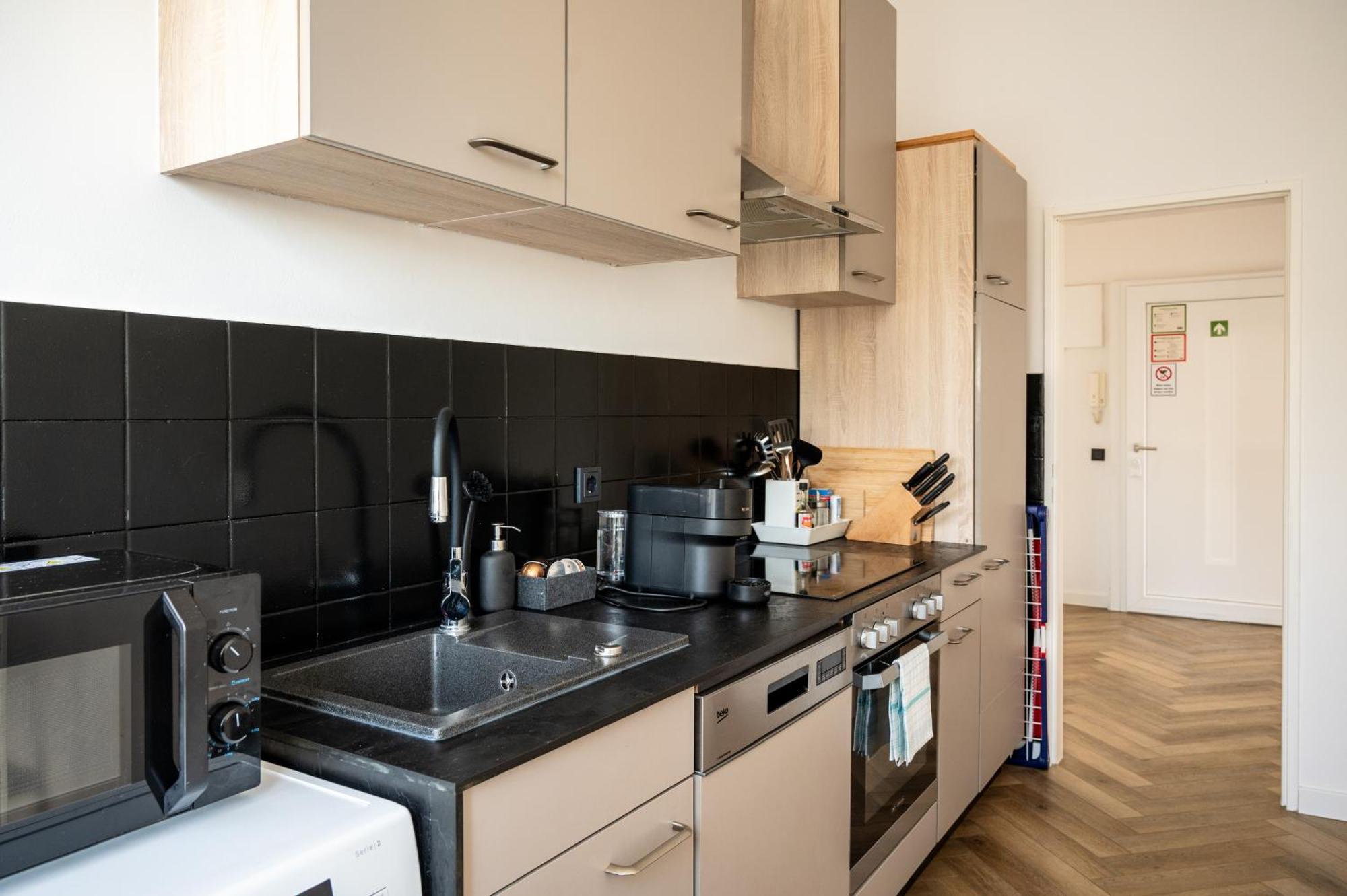 Airport Apartment Fuer 4 - Smart Tv - Kueche - Echarger Hamburg Exterior photo